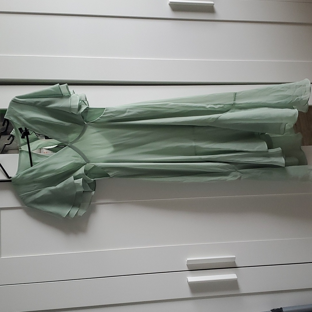 BOOHOO Petite V Neck Angel Sleeve Midi Dress